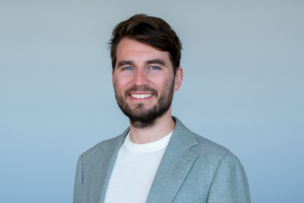 Prof. Max Pfeffer